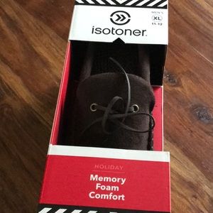 Isotoner Men’s Slippers